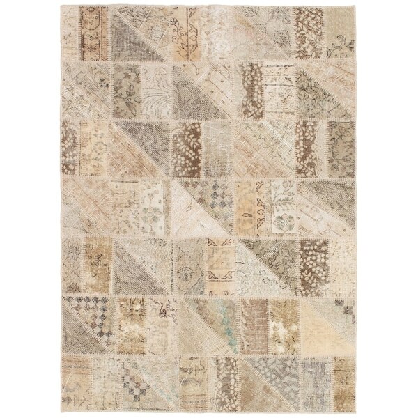eCarpetGallery Hand-knotted Vintage Anatolia Khaki Wool Rug - 4'9 x 6'7