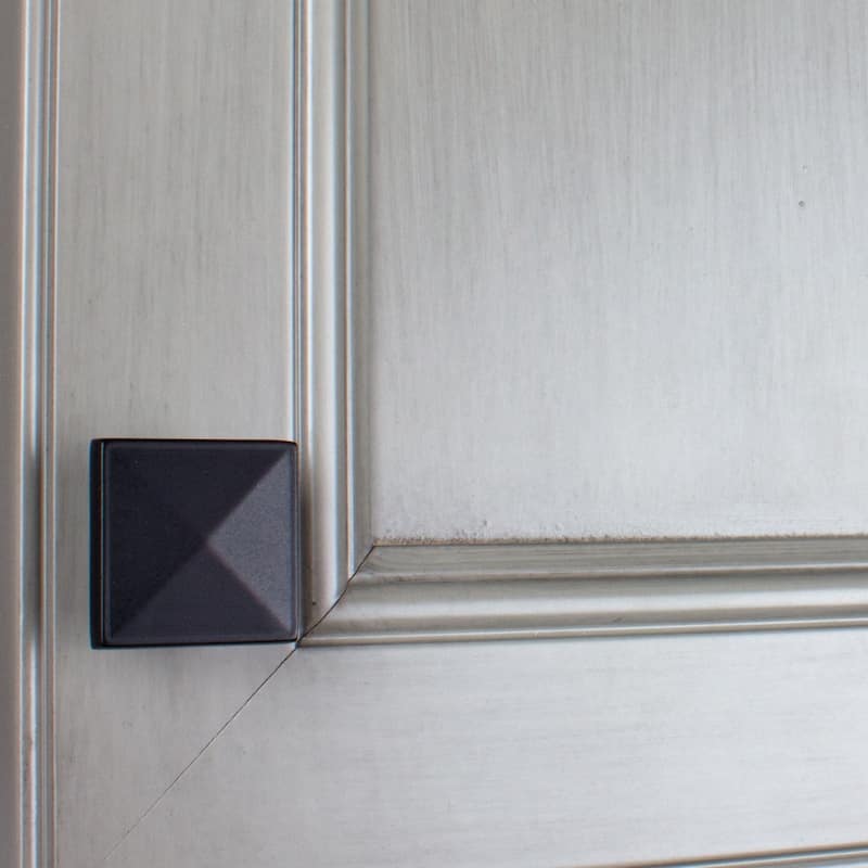 GlideRite 1.25-inch Matte Black Classic Pyramid Cabinet Knobs (Pack of 25)