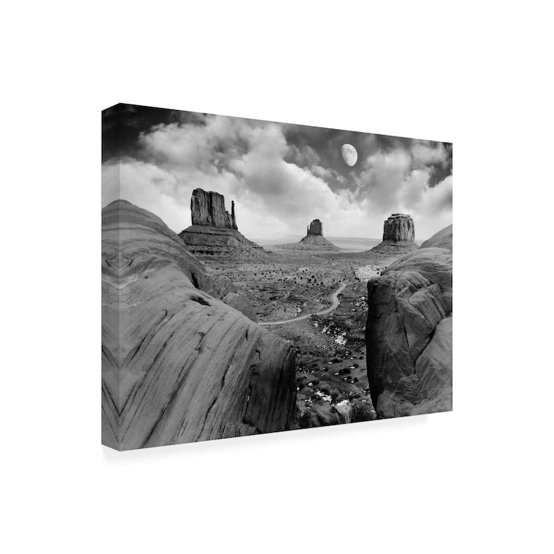 Monte Nagler Monument Valley Moonrise Monument Valley Arizona Art - Bed ...