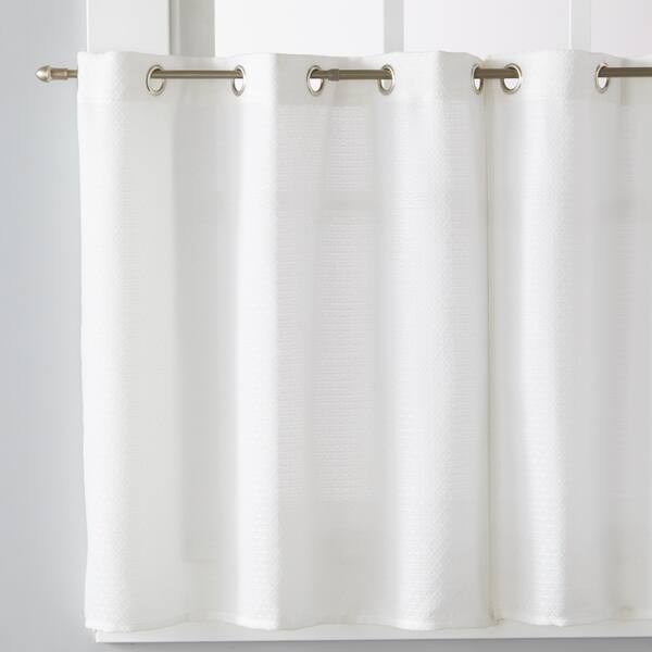 Shop Porch Den Park Point White 24 Inch Tier Pair Free