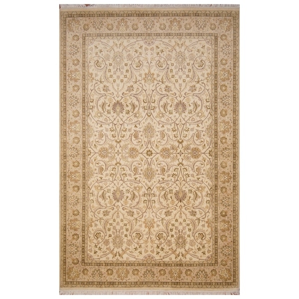 Handmade Tabriz Wool and Silk Rug (Pakistan) - 6'1 x 9'6