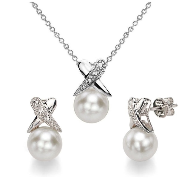 pearl pendant and earring set