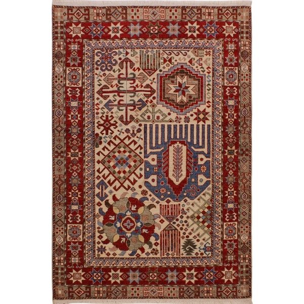 Super Kazak Jefferso Ivory/Red Hand-knotted Wool Rug - 4'11 x 6'6 - 4'11" x 6'6"