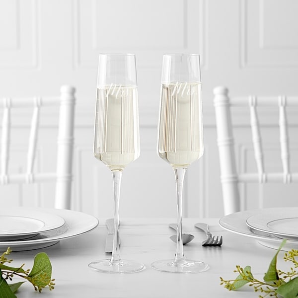 Mrs & Mrs 9.5 oz Wedding Champagne Estate Glasses (Set of 2)