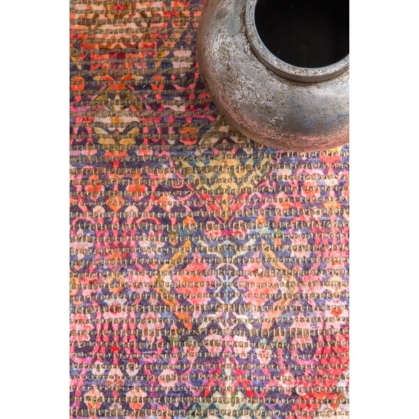 nuLOOM Orange Handmade Traditional Boho Maya Medallion Distressed Border Tassel Area Rug - 6' x 9'