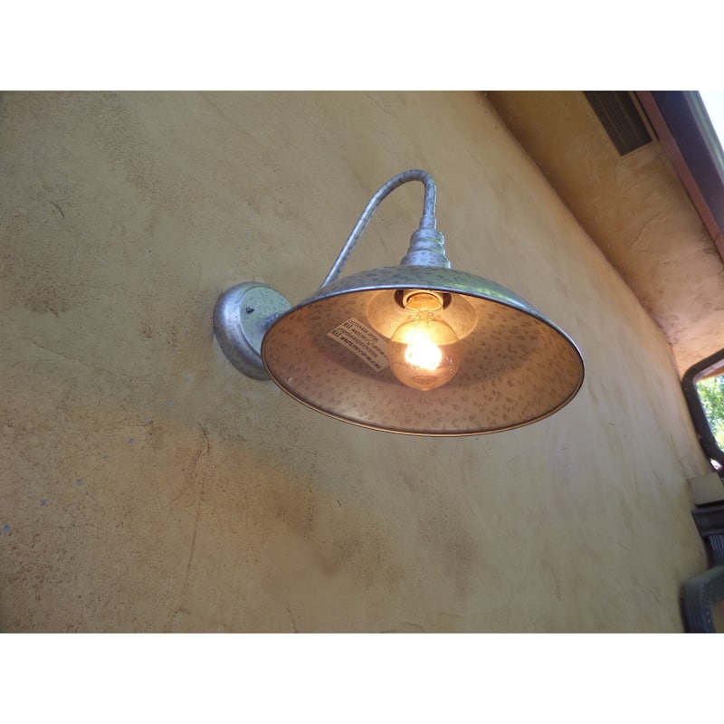 1 Light Outdoor Wall Lighting in Galvanized finish