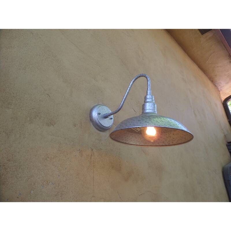 1 Light Outdoor Wall Lighting in Galvanized finish