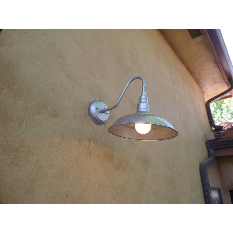 1 Light Outdoor Wall Lighting in Galvanized finish