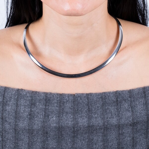 reversible white and yellow gold necklace