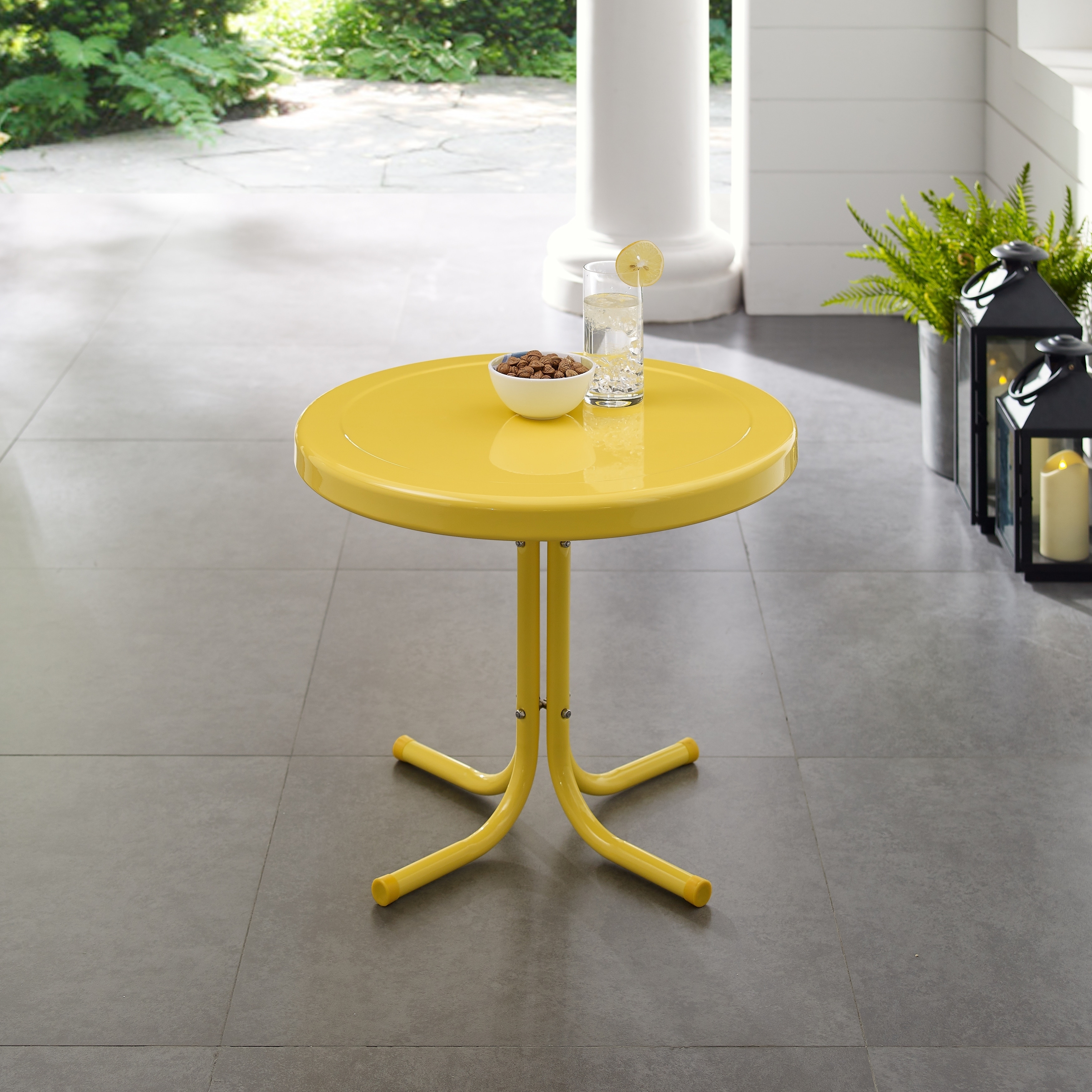 Shop Retro Metal Side Table In Yellow Overstock 26565887