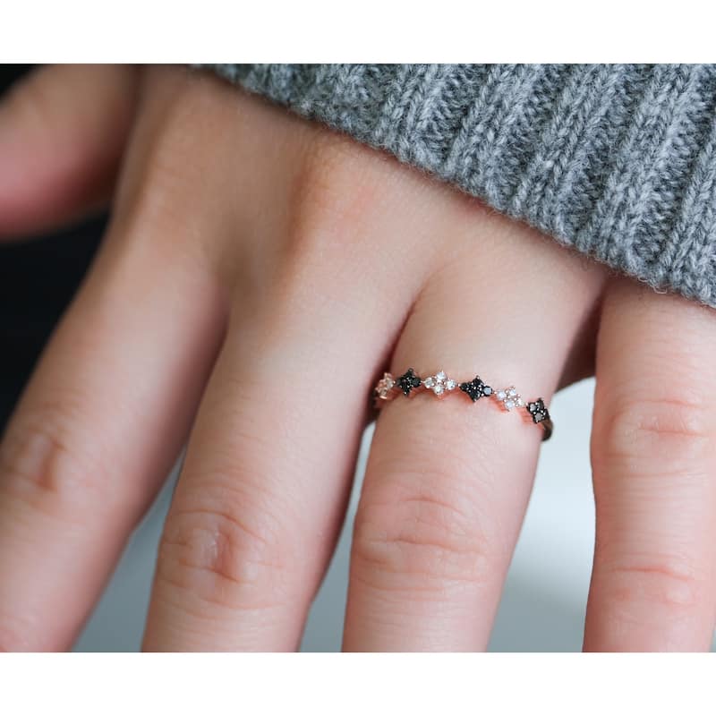 Annello by Kobelli 10k Rose Gold 1/6ct TDW Alternating Black and White Diamond Cluster Rose Gold Ring