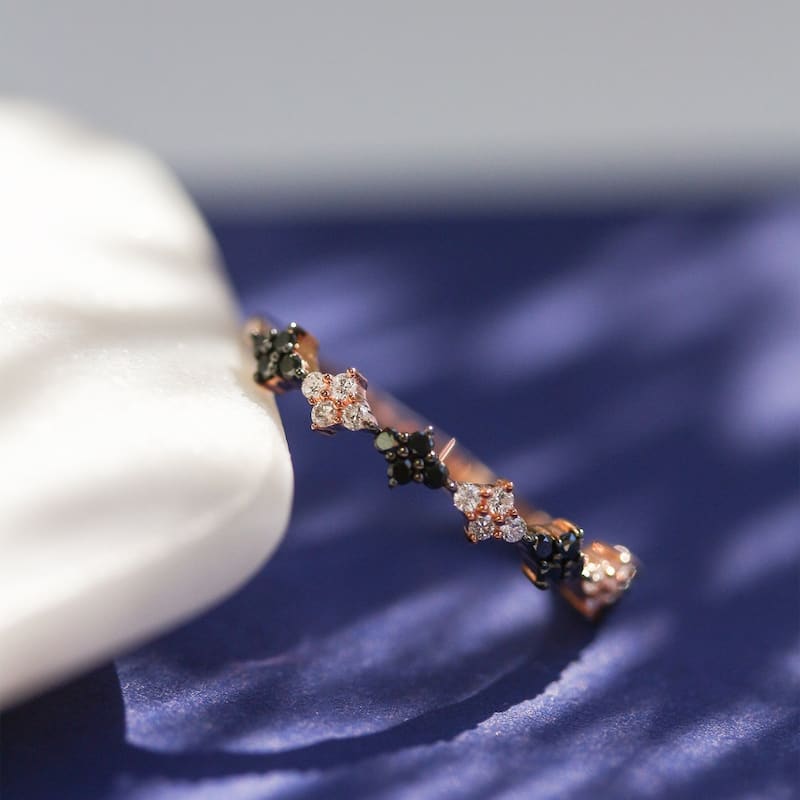 Annello by Kobelli 10k Rose Gold 1/6ct TDW Alternating Black and White Diamond Cluster Rose Gold Ring