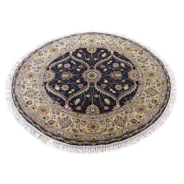 Shahbanu Rugs Hereke Design Wool And Silk Hand-Knotted 300 Kpsi Round Oriental Rug (4'1" x 4'2") - 4'1" x 4'2"
