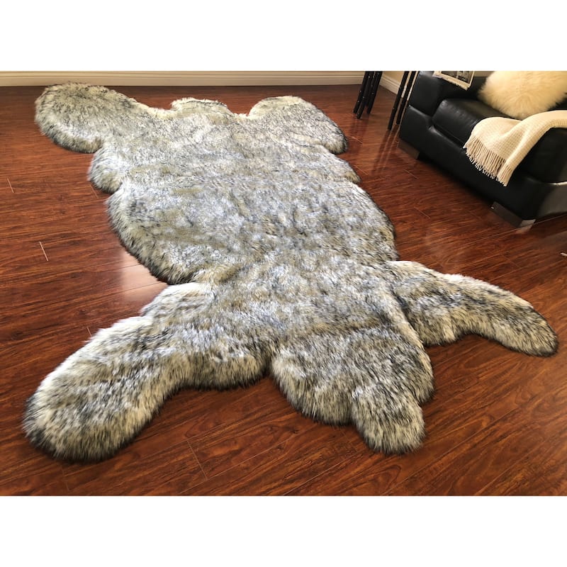 Silver Orchid Spangsfeldt Luxurious Faux Bearskin Pelt Shag Area Rug