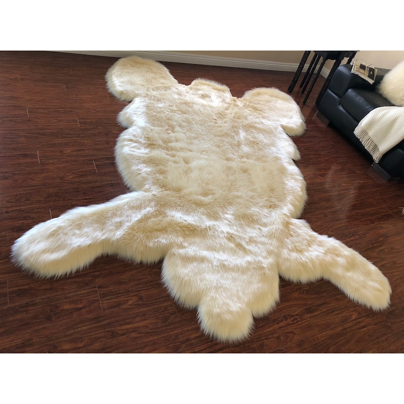 Silver Orchid Spangsfeldt Luxurious Faux Bearskin Pelt Shag Area Rug