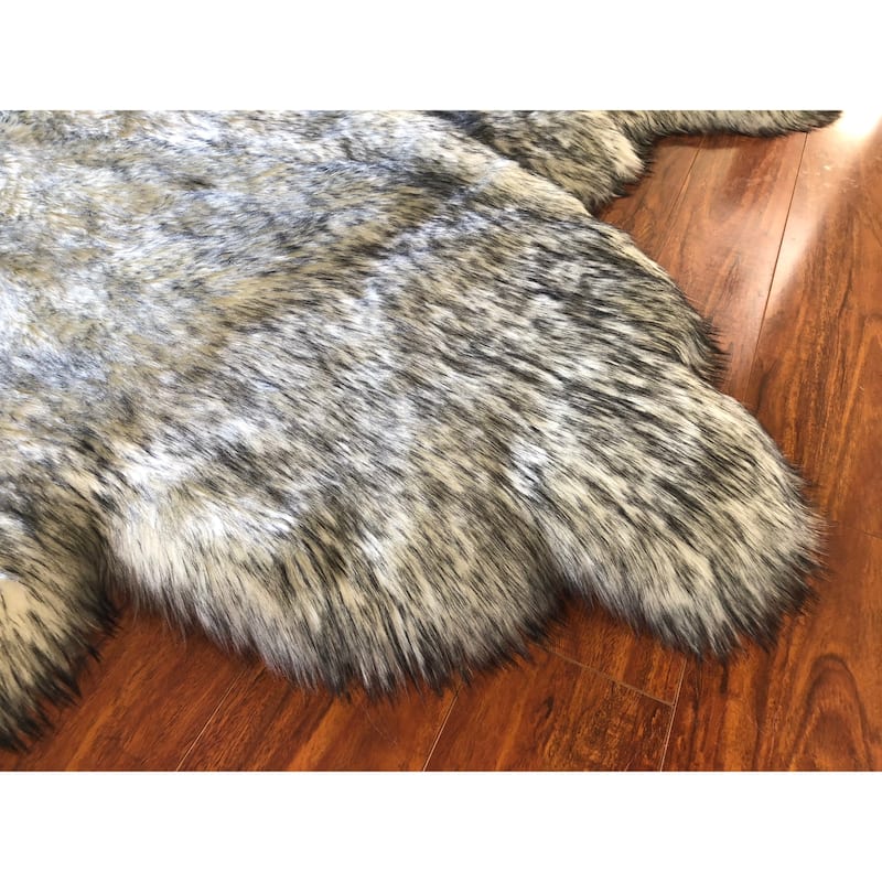 Silver Orchid Spangsfeldt Luxurious Faux Bearskin Pelt Shag Area Rug