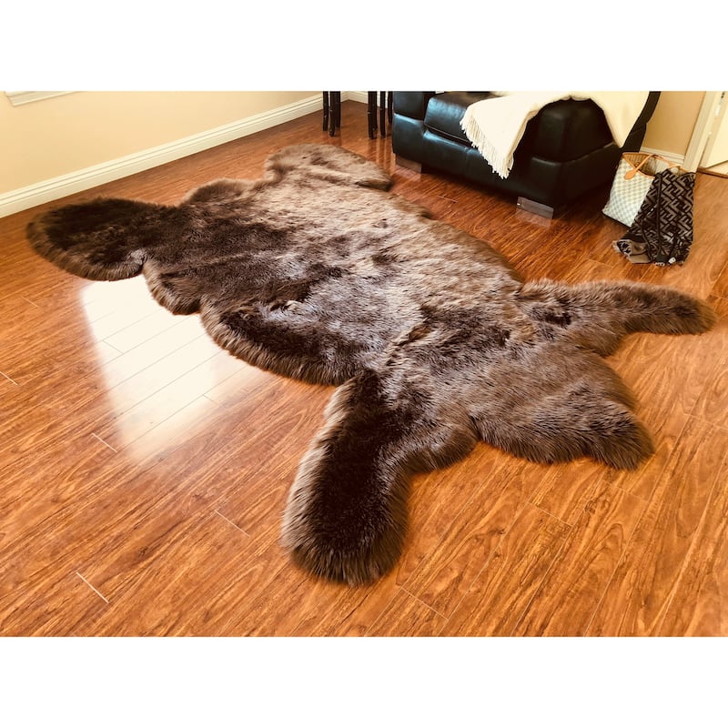 Silver Orchid Spangsfeldt Luxurious Faux Bearskin Pelt Shag Area Rug