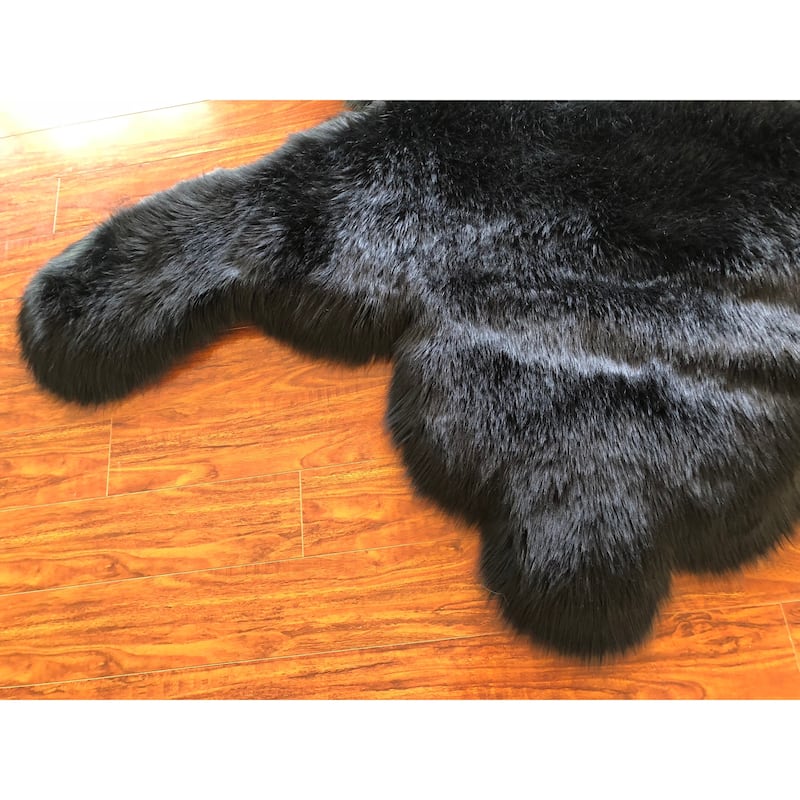 Silver Orchid Spangsfeldt Luxurious Faux Bearskin Pelt Shag Area Rug