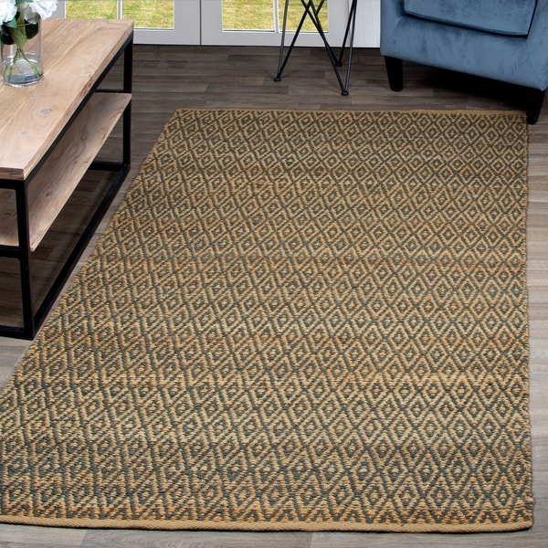 Superior Hand-Woven Natural Fiber Diamond Jute Rug