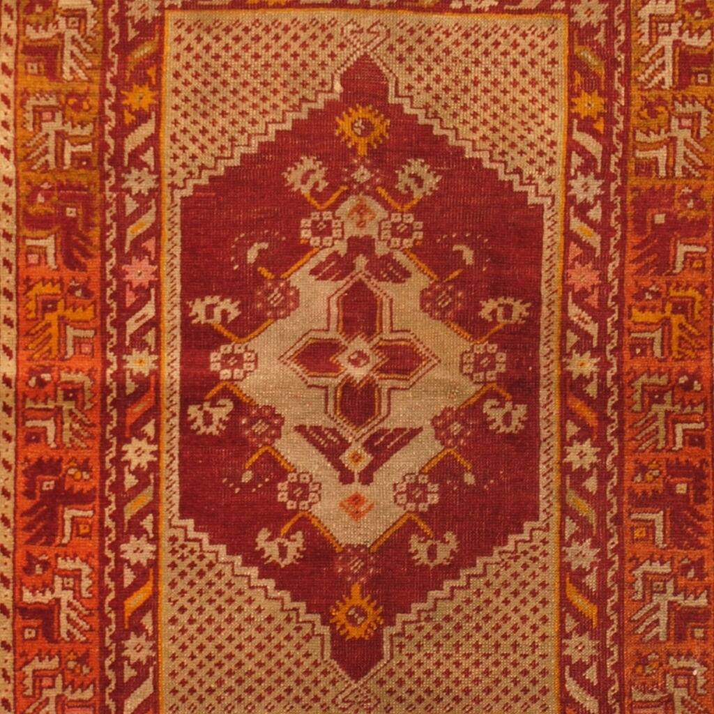 Handmade OneofaKind Anatolia Wool Rug (Turkey) 3'5 x 5'4 Bed
