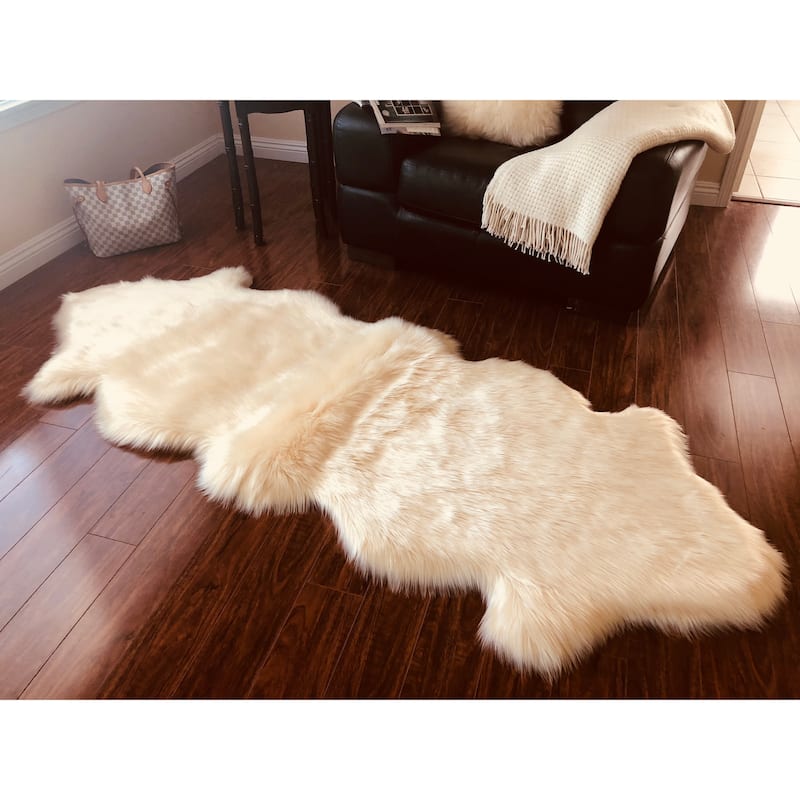 Silver Orchid Nansen Luxurious Faux Sheepskin Pelt Shag Rug