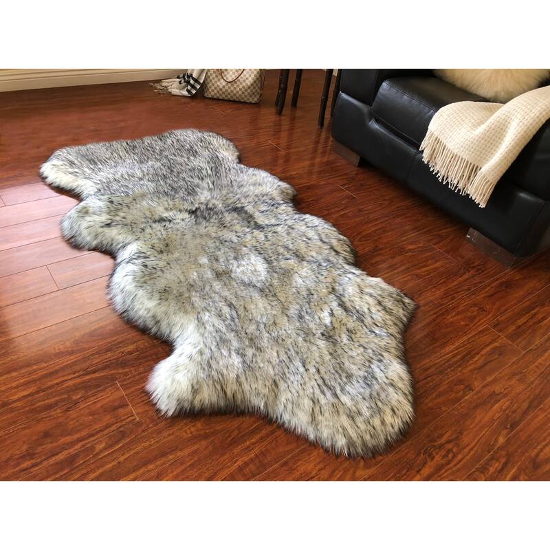 Silver Orchid Nansen Luxurious Faux Sheepskin Pelt Shag Rug