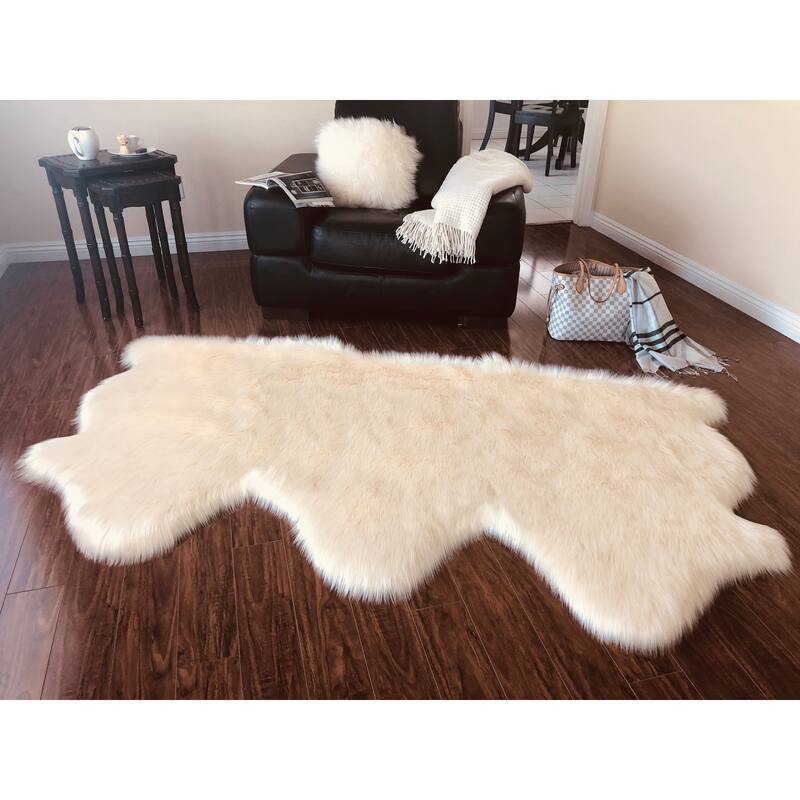 Silver Orchid Nansen Luxurious Faux Sheepskin Pelt Shag Rug