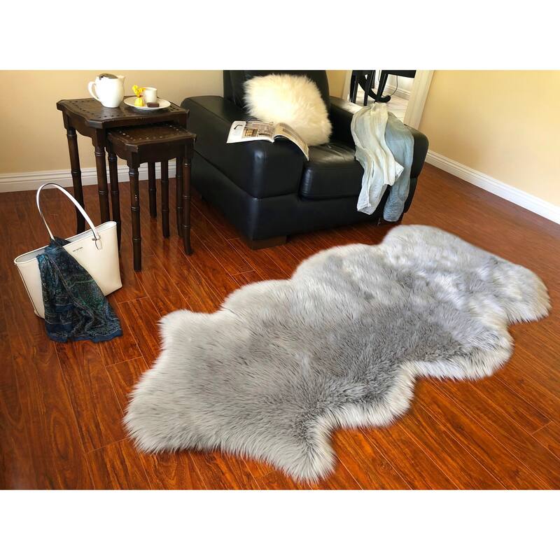 Silver Orchid Nansen Luxurious Faux Sheepskin Pelt Shag Rug