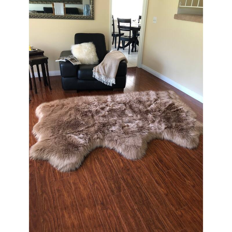 Silver Orchid Nansen Luxurious Faux Sheepskin Pelt Shag Rug
