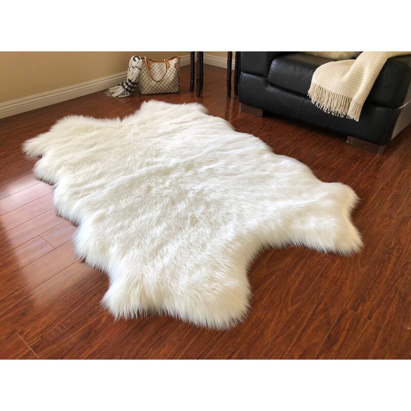 Silver Orchid Nansen Luxurious Faux Sheepskin Pelt Shag Rug
