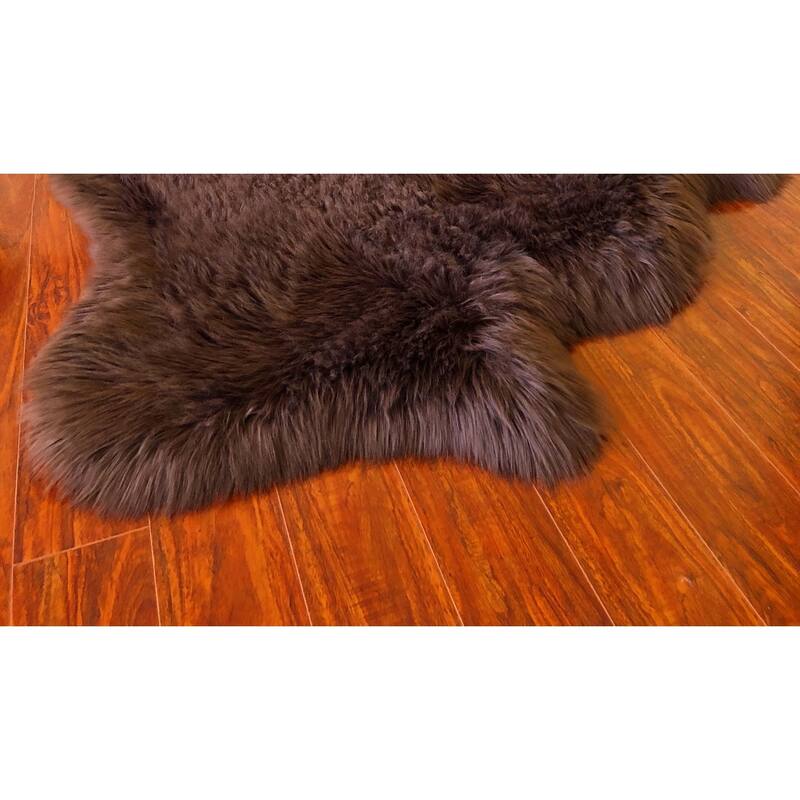 Silver Orchid Nansen Luxurious Faux Sheepskin Pelt Shag Rug