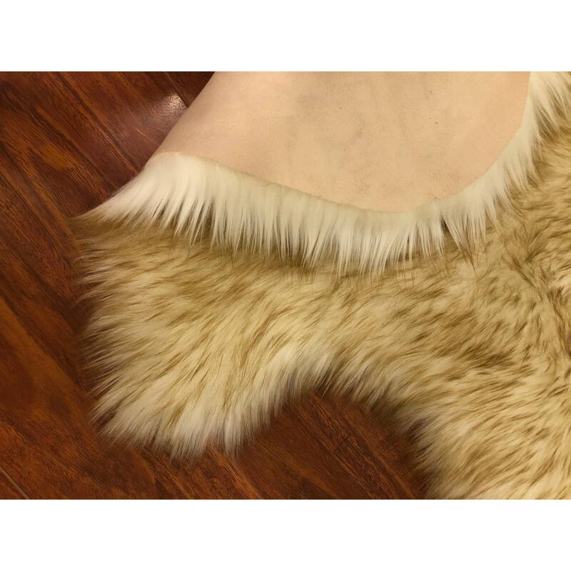 Silver Orchid Nansen Luxurious Faux Sheepskin Pelt Shag Rug