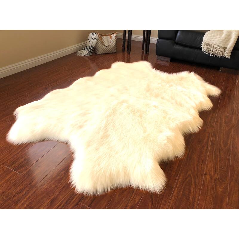 Silver Orchid Nansen Luxurious Faux Sheepskin Pelt Shag Rug