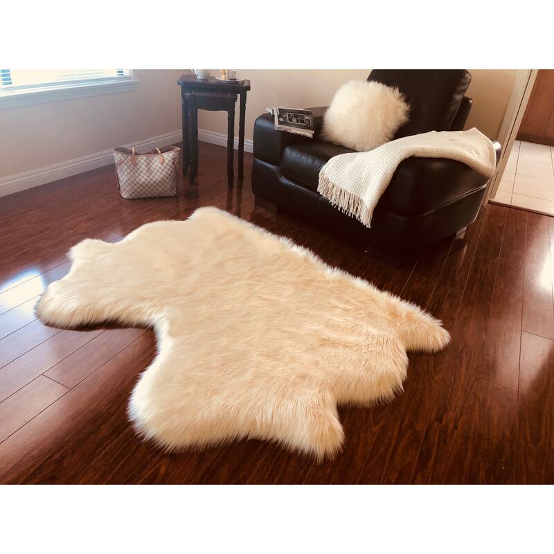 Silver Orchid Nansen Luxurious Faux Sheepskin Pelt Shag Rug