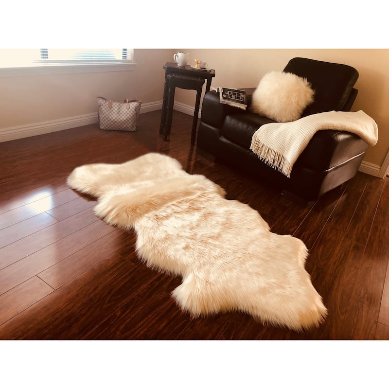 Silver Orchid Nansen Luxurious Faux Sheepskin Pelt Shag Rug