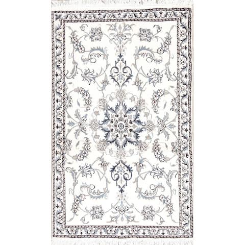Nain Floral Hand Knotted Wool Persian Area Rug - 4'7" x 2'9"