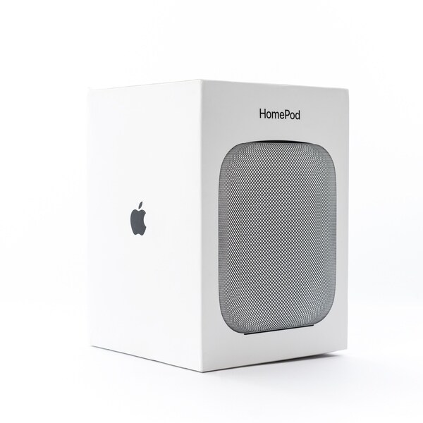 apple smart speaker with screen