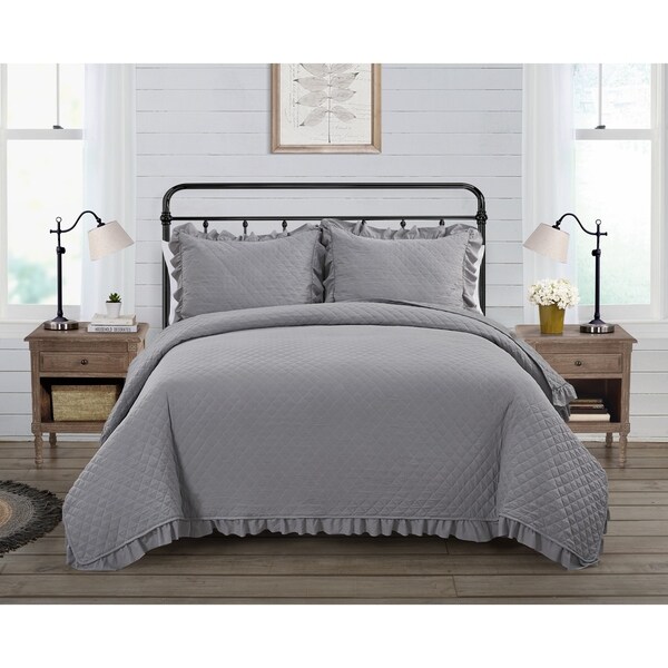 Porch & Den Finnigan Ruffle Quilt Set