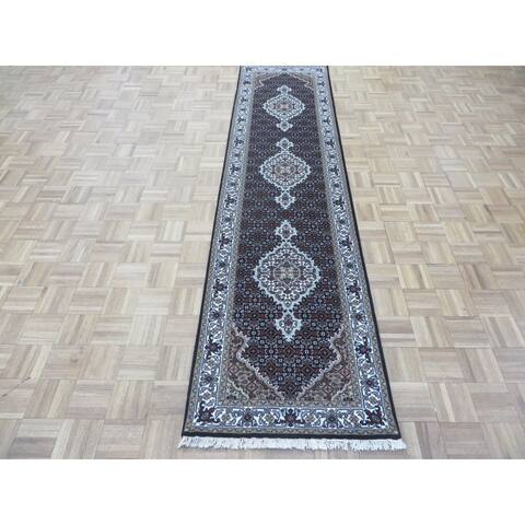 Hand Knotted Black Persian with Wool & Silk Oriental Rug (2'7" x 10'3") - 2'7" x 10'3"