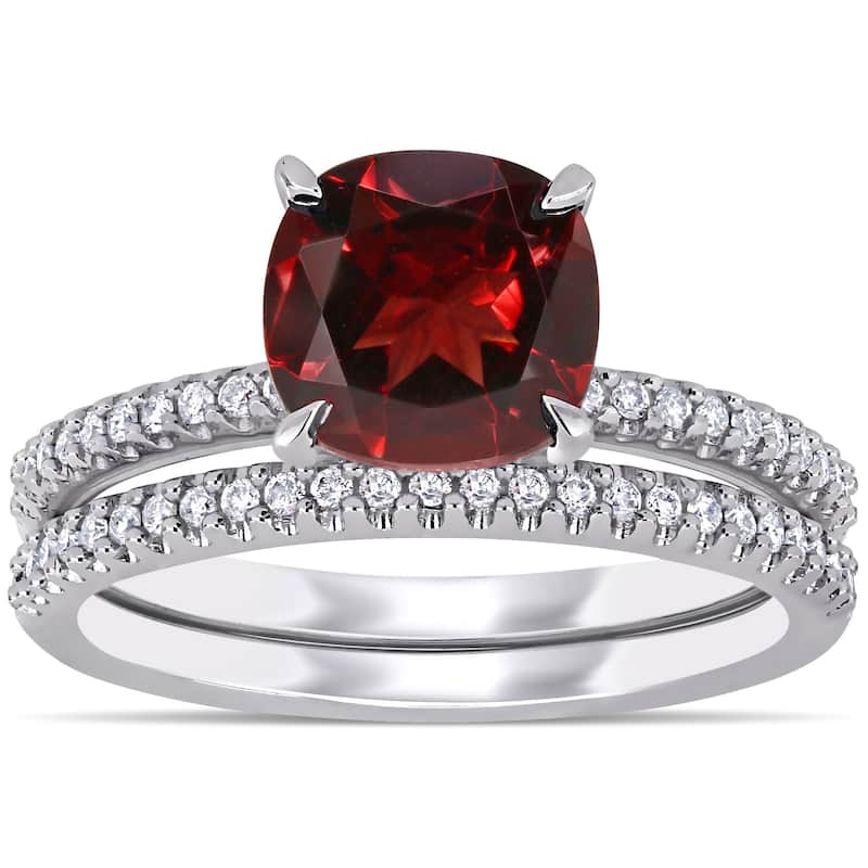 Miadora 14k White Gold Garnet and 1/4ct TDW Diamond Bridal Ring Set