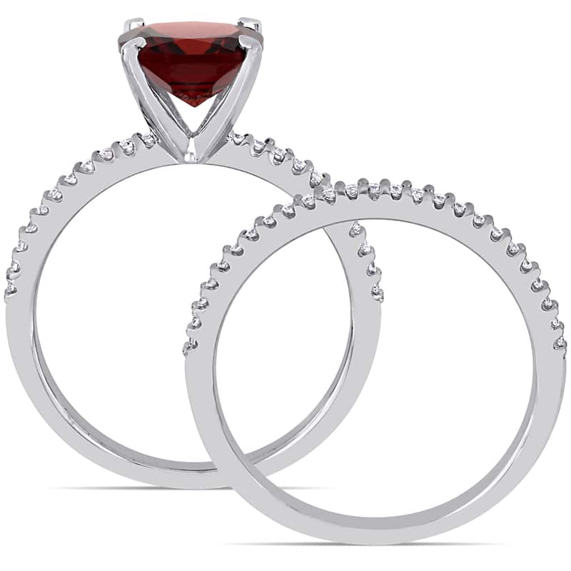 Miadora 14k White Gold Garnet and 1/4ct TDW Diamond Bridal Ring Set
