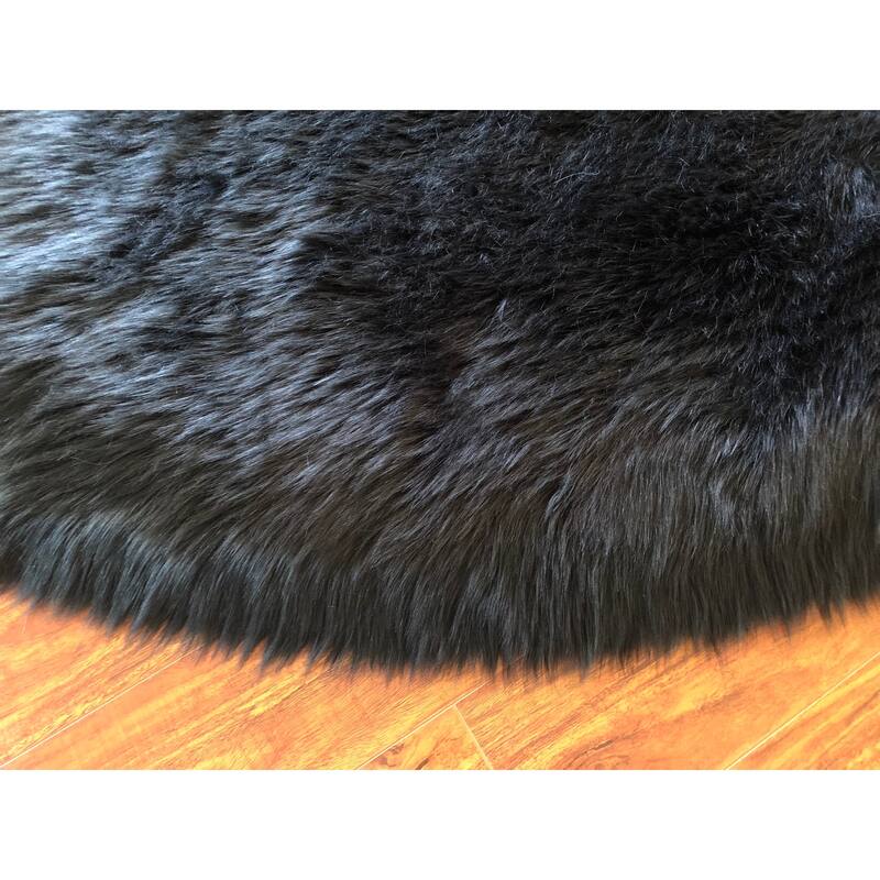 Silver Orchid Nansen Faux Sheepskin Oval Shape Shag Area Rug