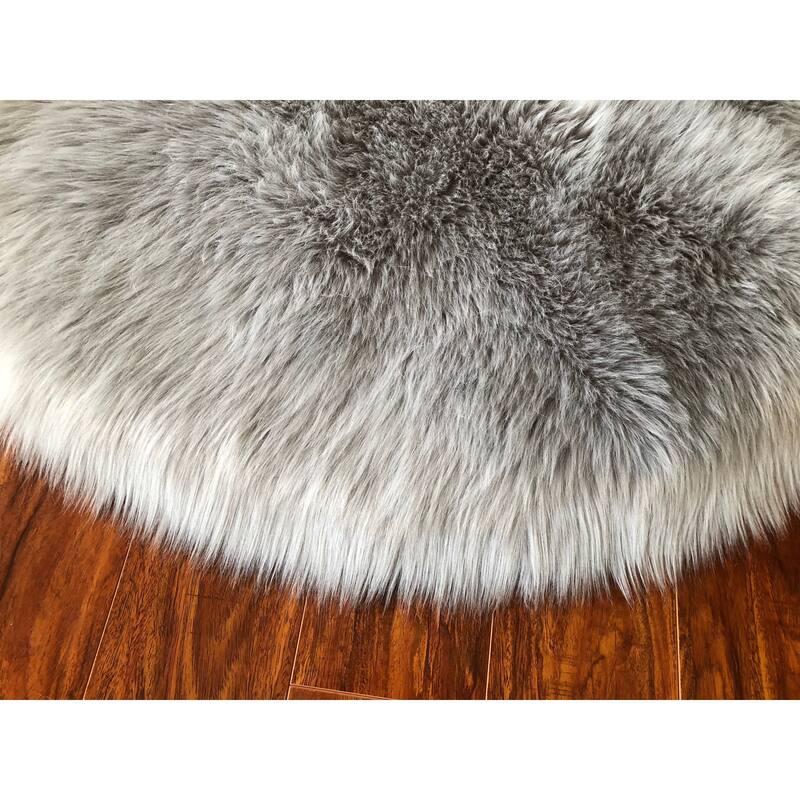 Silver Orchid Nansen Faux Sheepskin Oval Shape Shag Area Rug