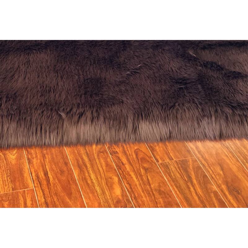 Silver Orchid Nansen Faux Sheepskin Oval Shape Shag Area Rug