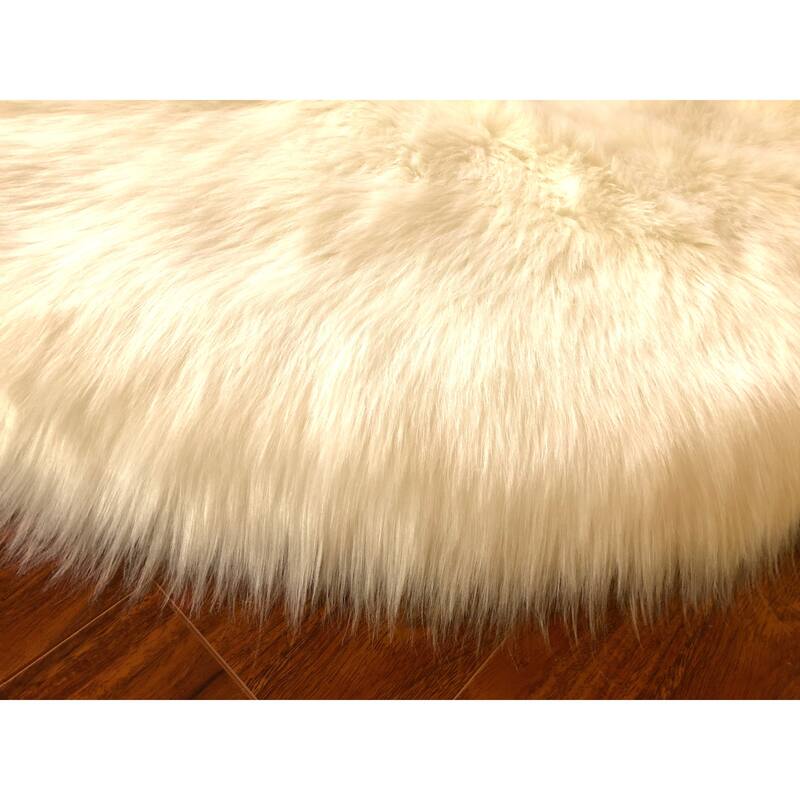 Silver Orchid Nansen Faux Sheepskin Oval Shape Shag Area Rug