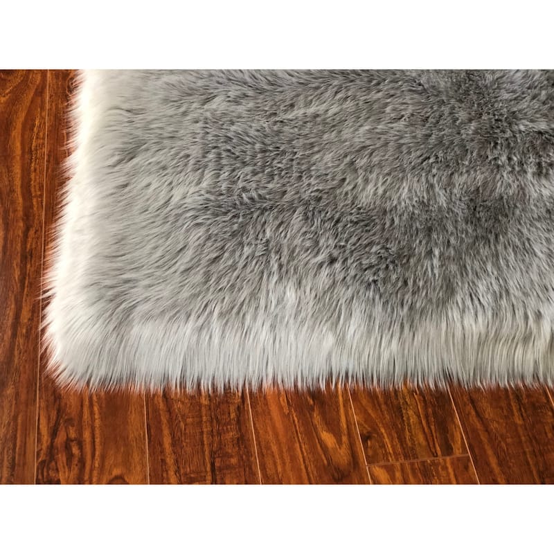 Silver Orchid Nansen Luxurious Faux Sheepskin Square Shape Shag Area Rug