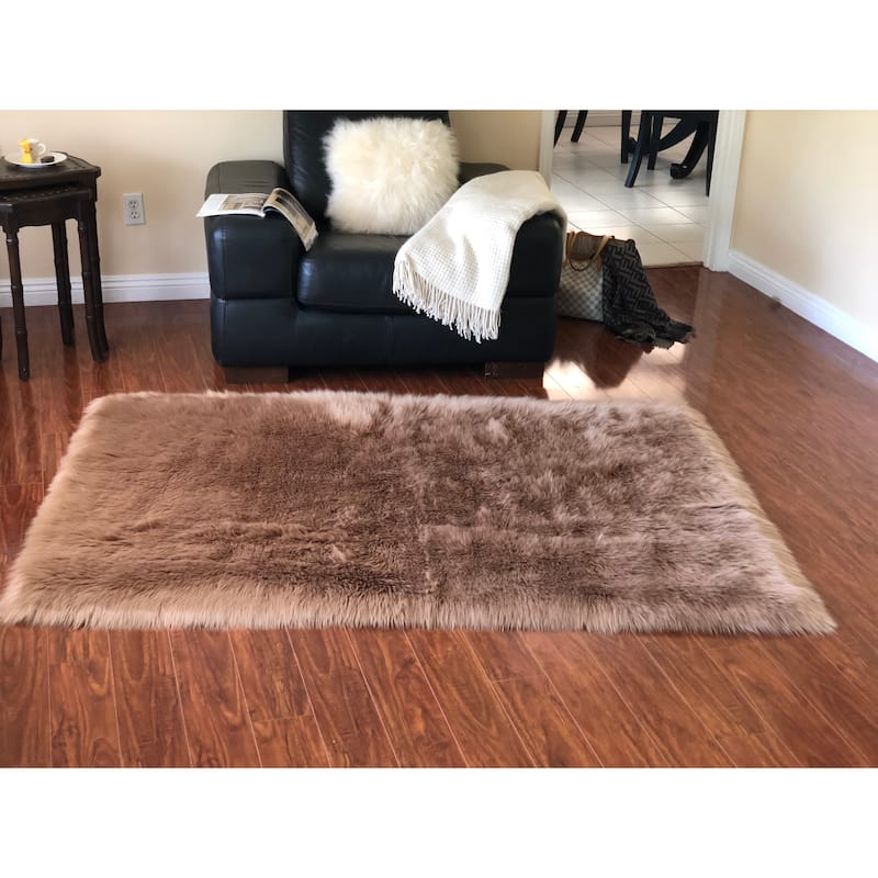 Silver Orchid Nansen Luxurious Faux Sheepskin Square Shape Shag Area Rug