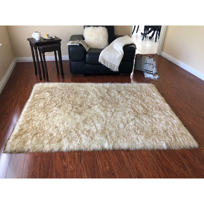 Silver Orchid Nansen Luxurious Faux Sheepskin Square Shape Shag Area Rug