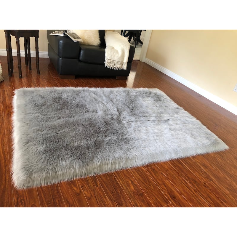 Silver Orchid Nansen Luxurious Faux Sheepskin Square Shape Shag Area Rug