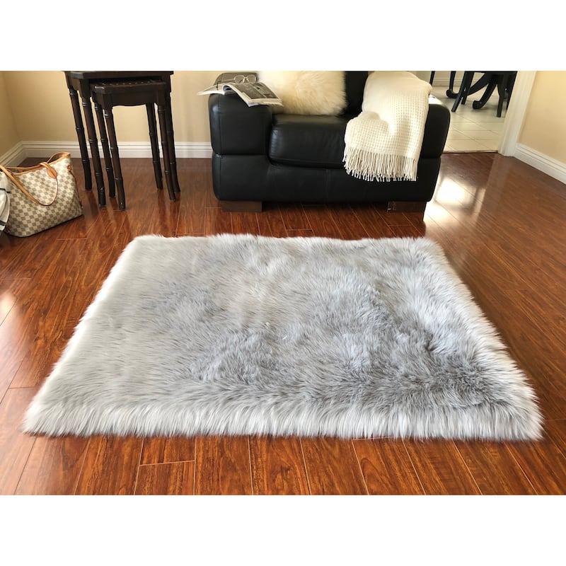 Silver Orchid Nansen Luxurious Faux Sheepskin Square Shape Shag Area Rug